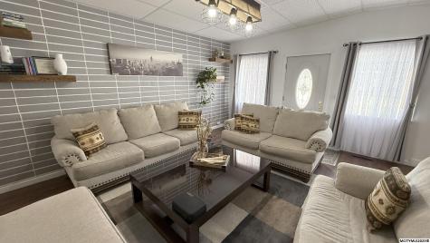 1453 3rd SE Mason City IA 50401