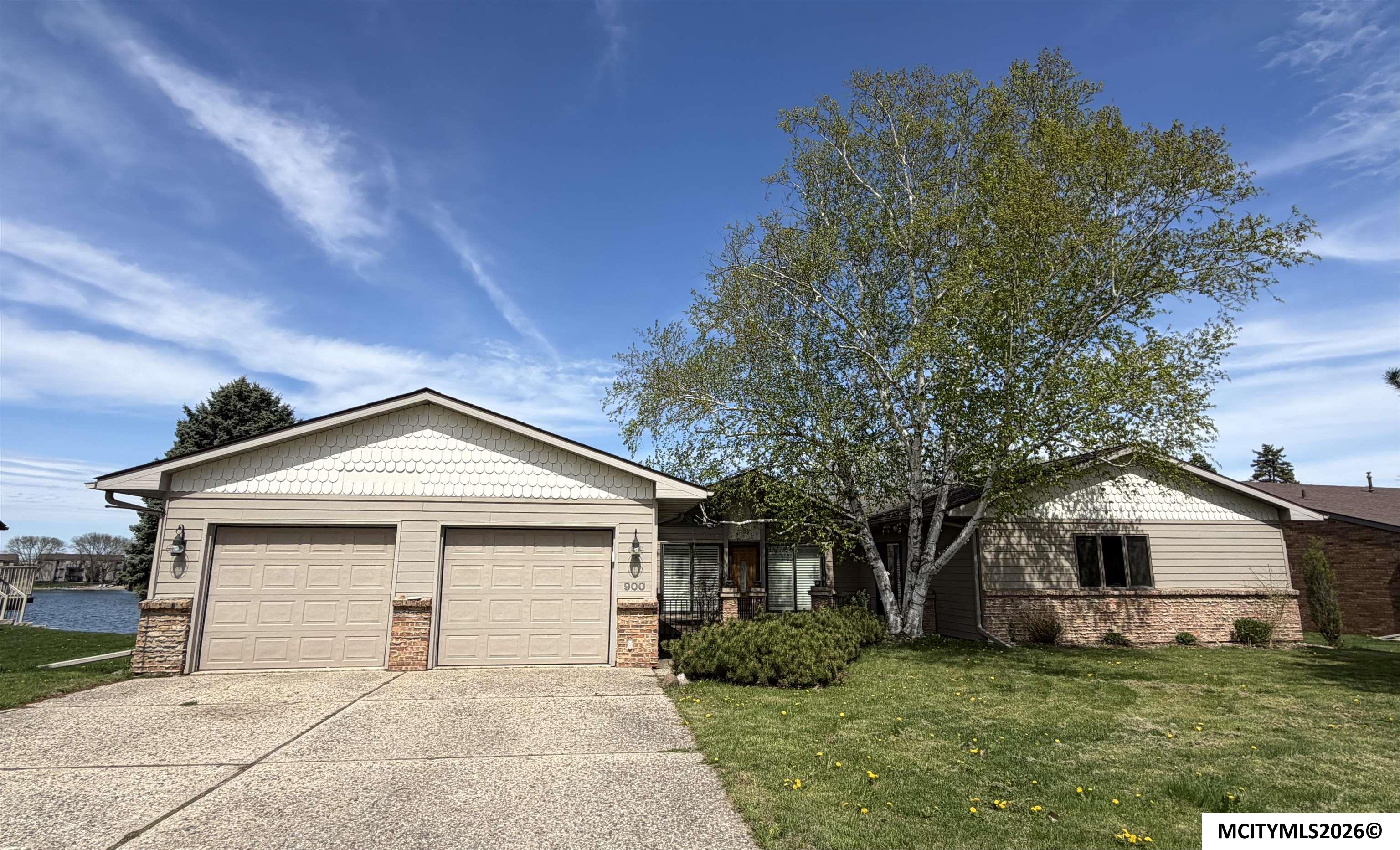 900 Briarstone Drive Mason City IA 50401