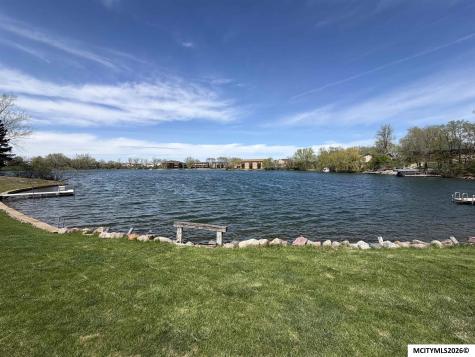 900 Briarstone Drive Mason City IA 50401