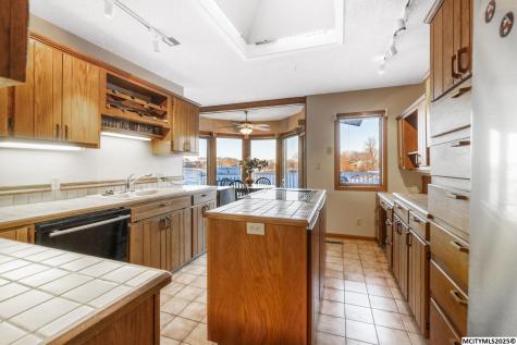 900 Briarstone Drive Mason City IA 50401