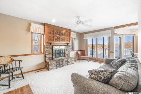 900 Briarstone Drive Mason City IA 50401