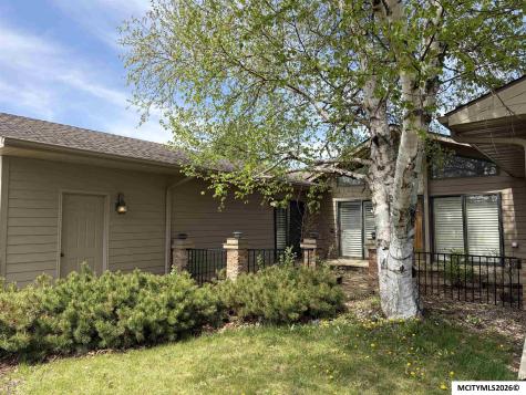 900 Briarstone Drive Mason City IA 50401