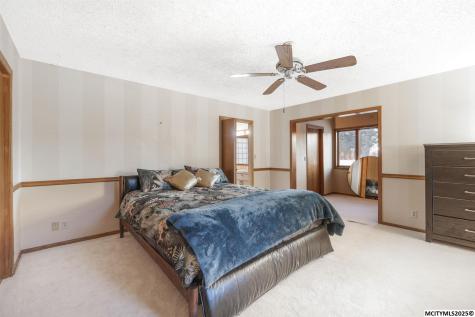 900 Briarstone Drive Mason City IA 50401