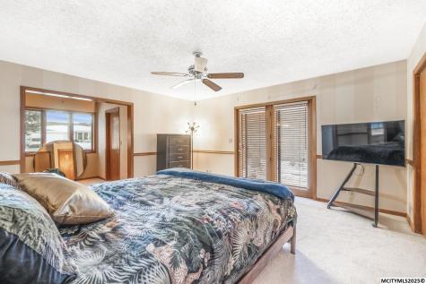 900 Briarstone Drive Mason City IA 50401