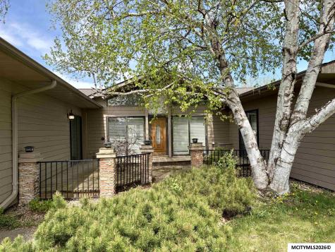 900 Briarstone Drive Mason City IA 50401
