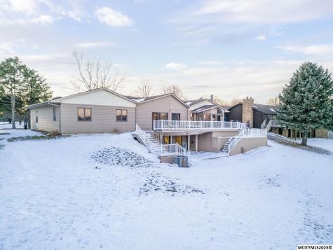 900 Briarstone Drive Mason City IA 50401