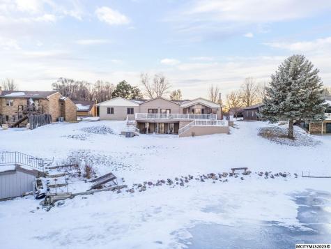 900 Briarstone Drive Mason City IA 50401