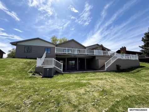 900 Briarstone Drive Mason City IA 50401