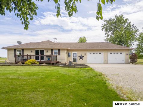 2805 Upper Green Road Marble Rock IA 50653