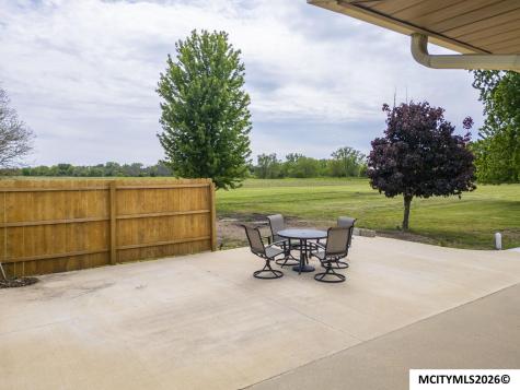2805 Upper Green Road Marble Rock IA 50653