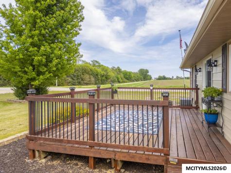 2805 Upper Green Road Marble Rock IA 50653