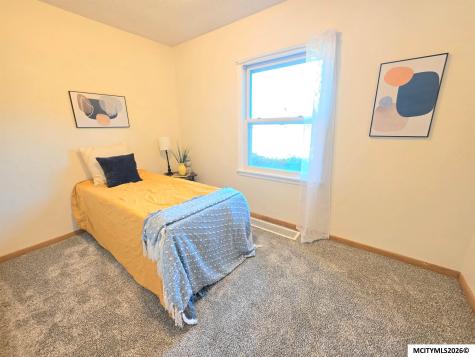 1046 1st NE Mason City IA 50401