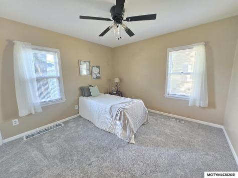 1046 1st NE Mason City IA 50401