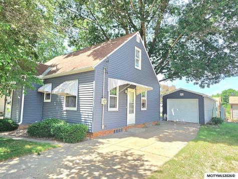 1046 1st NE Mason City IA 50401