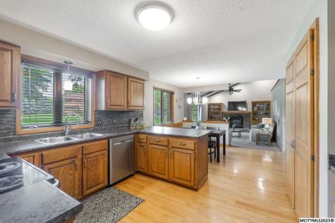 5 Quarry Road Mason City IA 50401