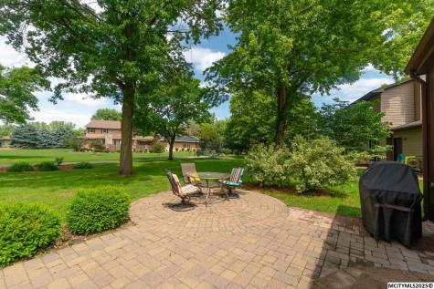 5 Quarry Road Mason City IA 50401