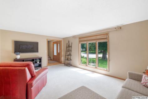 5 Quarry Road Mason City IA 50401