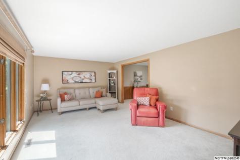 5 Quarry Road Mason City IA 50401