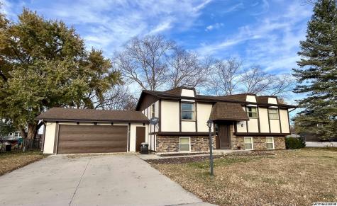 18 N Willowgreen Court Mason City IA 50401