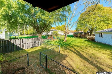 18 N Willowgreen Court Mason City IA 50401