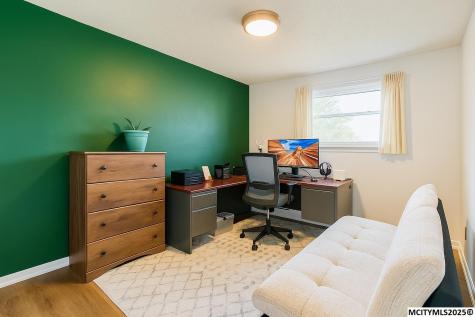 18 N Willowgreen Court Mason City IA 50401