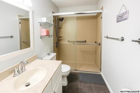 18 N Willowgreen Court Mason City IA 50401