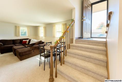 18 N Willowgreen Court Mason City IA 50401