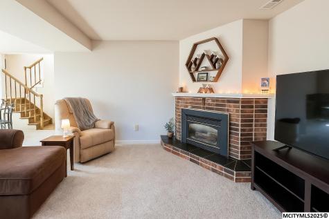 18 N Willowgreen Court Mason City IA 50401