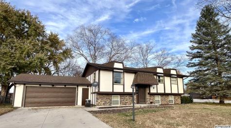 18 N Willowgreen Court Mason City IA 50401