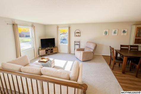 18 N Willowgreen Court Mason City IA 50401