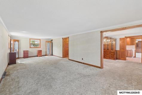 278 Lakeview Drive Mason City IA 50401
