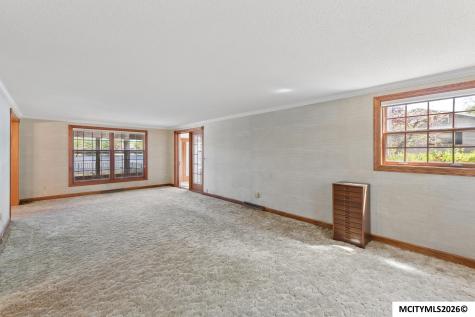 278 Lakeview Drive Mason City IA 50401