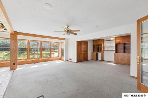 278 Lakeview Drive Mason City IA 50401