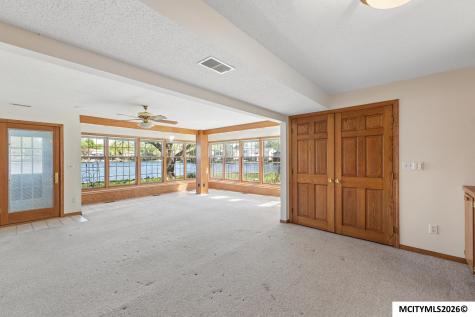 278 Lakeview Drive Mason City IA 50401