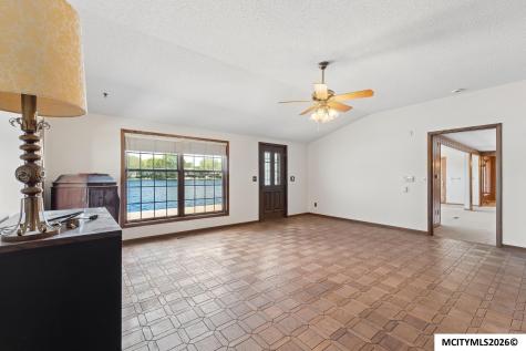 278 Lakeview Drive Mason City IA 50401