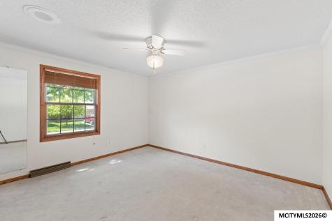 278 Lakeview Drive Mason City IA 50401