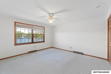 278 Lakeview Drive Mason City IA 50401