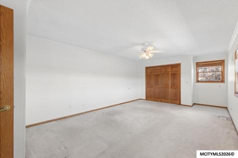278 Lakeview Drive Mason City IA 50401
