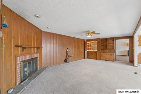 278 Lakeview Drive Mason City IA 50401