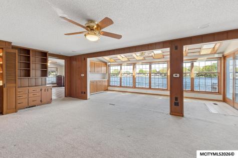 278 Lakeview Drive Mason City IA 50401
