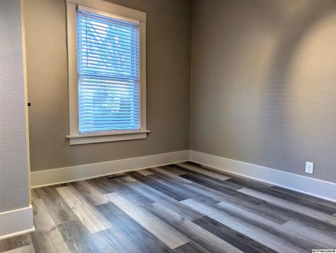 313 S Louisiana Mason City IA 50401