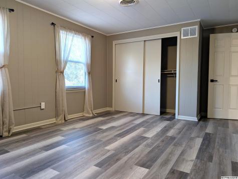 313 S Louisiana Mason City IA 50401