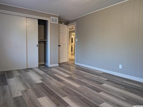 313 S Louisiana Mason City IA 50401