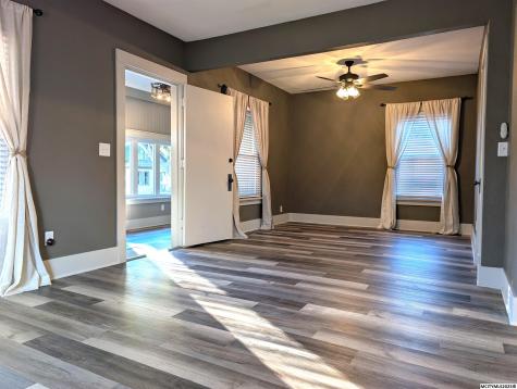 313 S Louisiana Mason City IA 50401