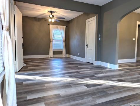 313 S Louisiana Mason City IA 50401