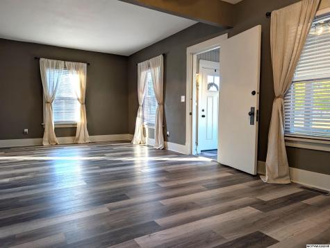 313 S Louisiana Mason City IA 50401