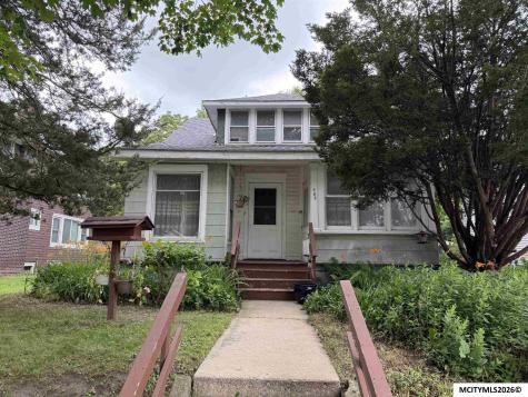 932 N Pennsylvania Mason City IA 50401