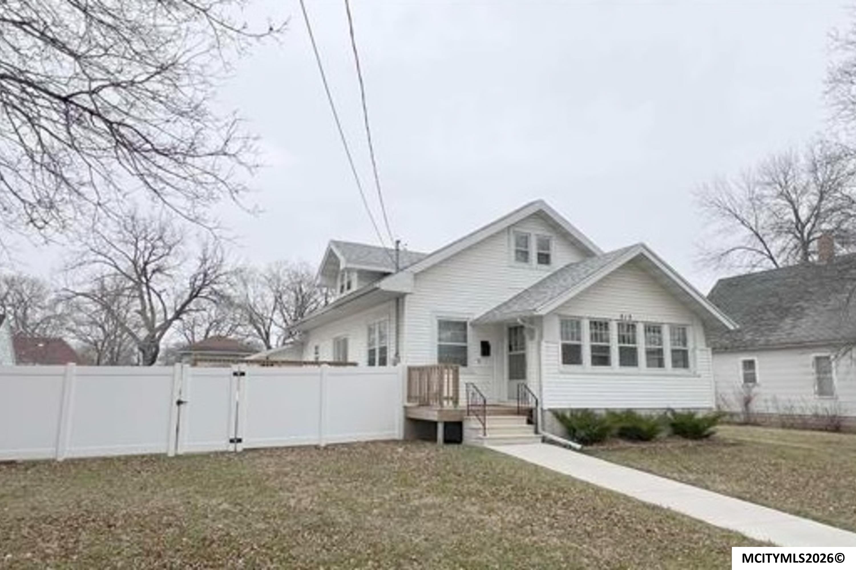 512 8th SE Mason City IA 50401