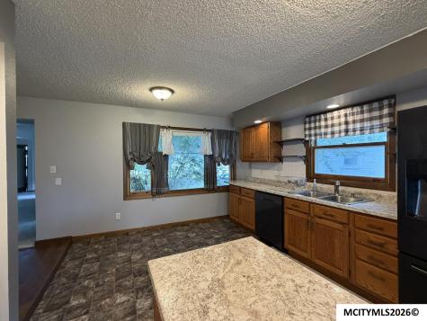 1302 N Adams Mason City IA 50401