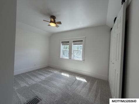 1302 N Adams Mason City IA 50401